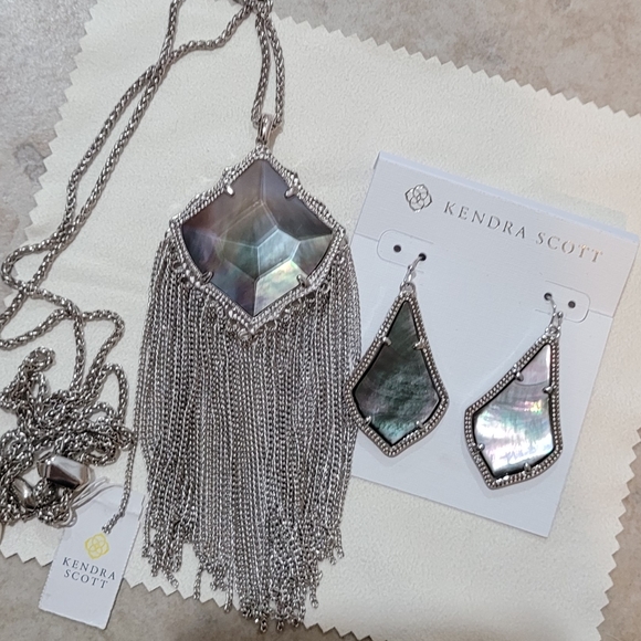 NWT Kendra Scott Set Black Mother of Pearl in Silver Gorgeous coloring ! - Picture 4 of 16